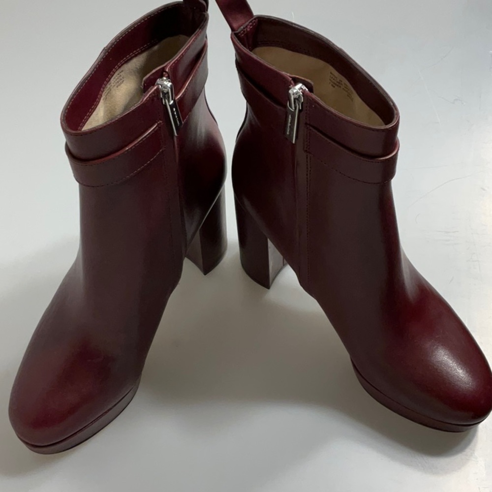 Make: Michael Kors boots; brand new, two sizes 7.5 - Picture 7 of 9